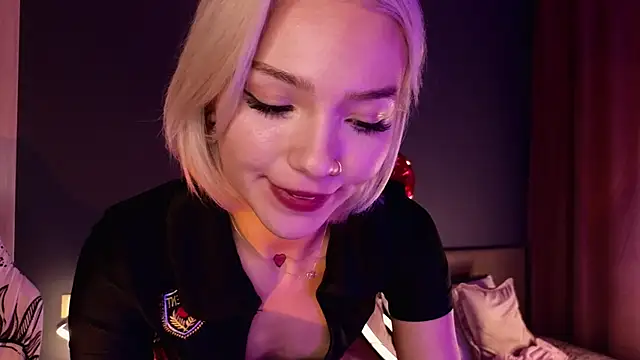 SandraBoyl online show from March 15, 2025, 10:35 am