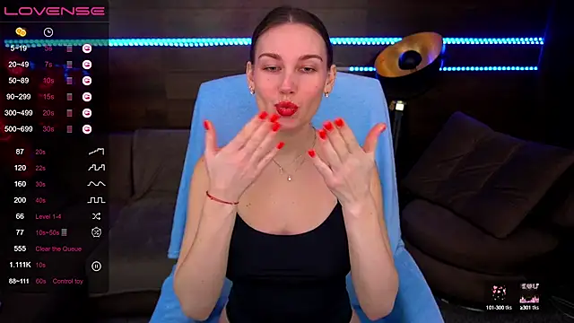 JasminJames online show from March 19, 2025, 1:29 pm