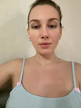 JasminJames online show from February 3, 2026, 9:09 pm