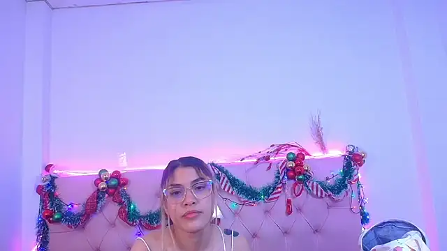 Snapshot of Little_Cuttie_ chatting on December 28, 2024, 4:30 am Little Cuttie online show from December 28, 2024, 4:30 am