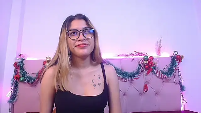 Snapshot of Little_Cuttie_ chatting on December 30, 2024, 7:59 am Little Cuttie online show from December 30, 2024, 7:59 am