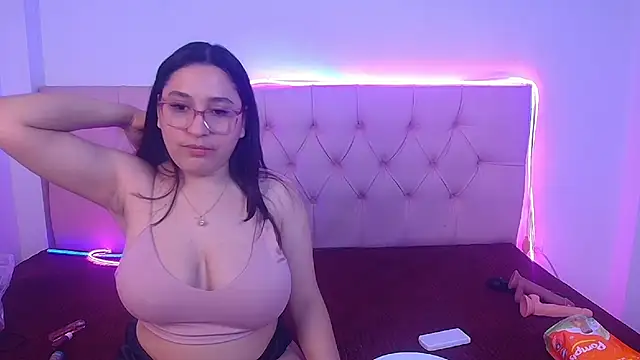 Snapshot of Little_Cuttie_ chatting on January 4, 2025, 5:48 am Little Cuttie online show from January 4, 2025, 5:48 am