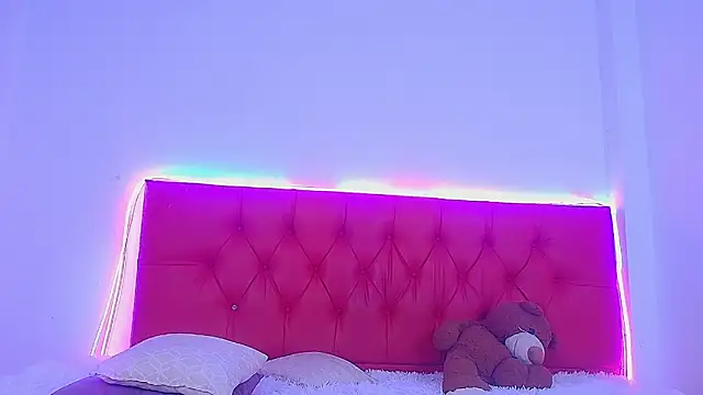 Snapshot of Little_Cuttie_ chatting on February 22, 2025, 7:01 am Little Cuttie online show from February 22, 2025, 7:01 am