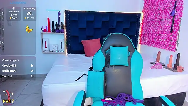 SaraApril 1 online show from September 28, 2025, 6:02 pm