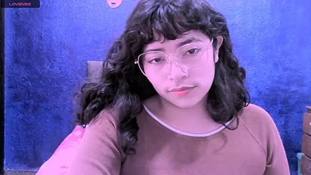 Snapshot of NinaYellow chatting on October 1, 2025, 3:51 pm NinaYellow online show from October 1, 2025, 3:51 pm