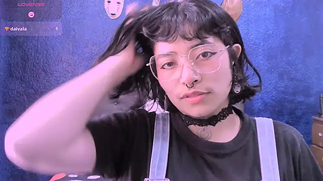 Snapshot of NinaYellow chatting on November 12, 2025, 2:06 pm NinaYellow online show from November 12, 2025, 2:06 pm