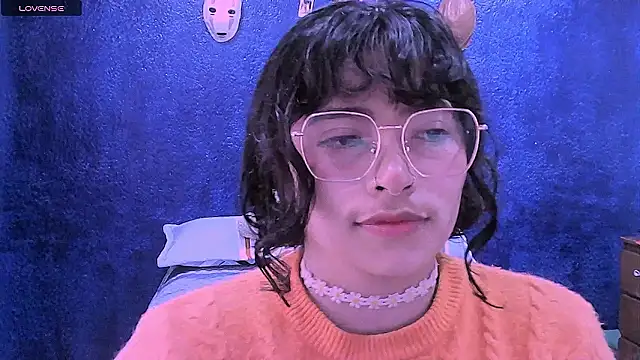 NinaYellow online show from March 13, 2026, 1:18 pm