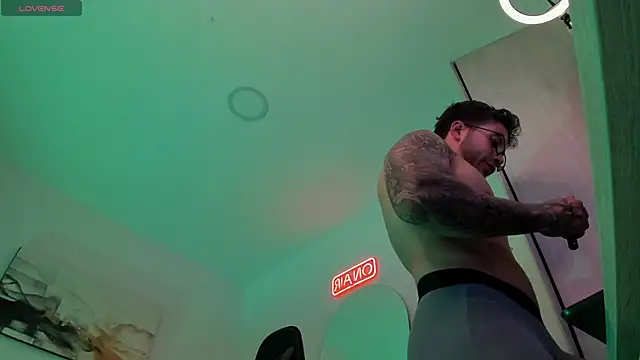 LucianSinclair online show from February 22, 2025, 2:28 am