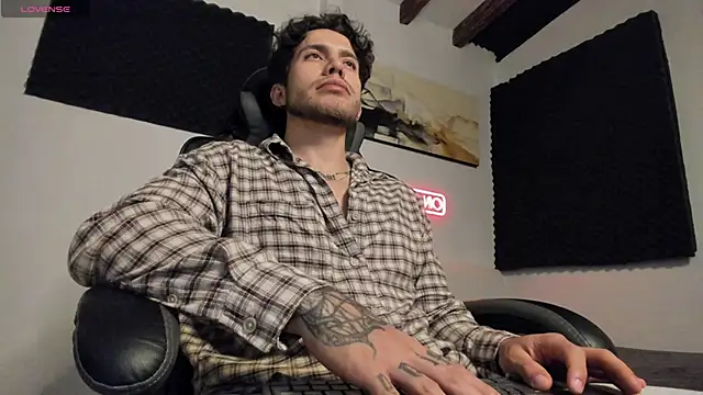 LucianSinclair online show from April 3, 2026, 9:57 pm