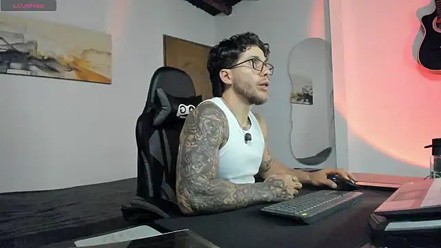LucianSinclair online show from August 9, 2026, 12:23 am