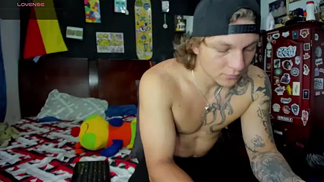 Tom Krakow online show from November 14, 2025, 6:06 pm