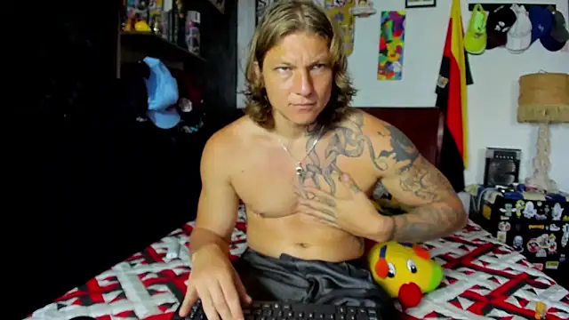 Snapshot of Tom_Krakow chatting on March 24, 2026, 6:02 pm Tom Krakow online show from March 24, 2026, 6:02 pm