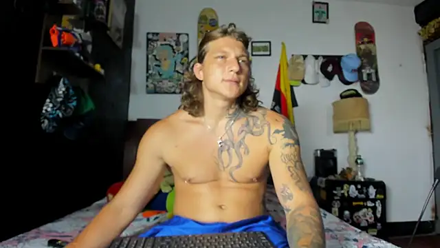 Snapshot of Tom_Krakow chatting on July 1, 2026, 9:14 pm Tom Krakow online show from July 1, 2026, 9:14 pm