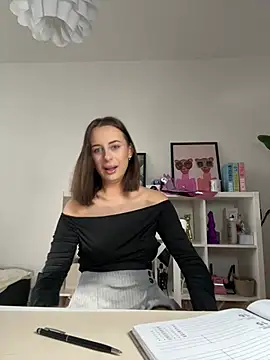 Snapshot of Hii_Lolla chatting on February 12, 2025, 9:10 am Hii Lolla online show from February 12, 2025, 9:10 am