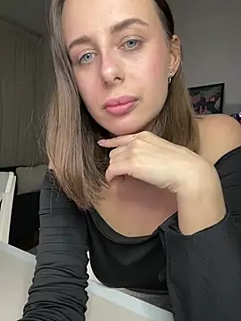 Snapshot of Hii_Lolla chatting on February 12, 2025, 7:02 pm Hii Lolla online show from February 12, 2025, 7:02 pm