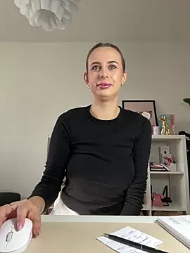 Snapshot of Hii_Lolla chatting on February 21, 2025, 8:07 am Hii Lolla online show from February 21, 2025, 8:07 am