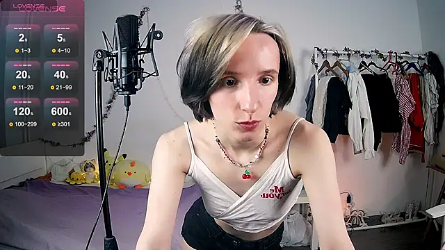 Violet Veliya online show from March 7, 2025, 7:16 pm