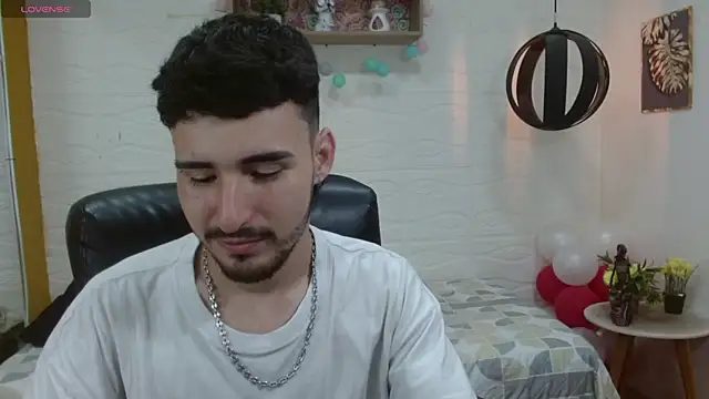 DmitriSanders online show from March 1, 2025, 8:42 pm