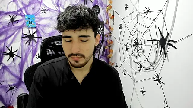 DmitriSanders online show from November 28, 2025, 1:52 am