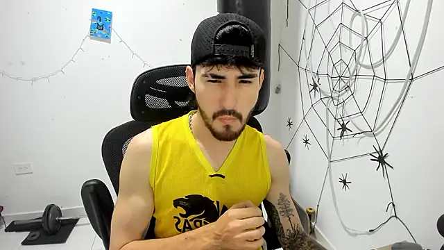 DmitriSanders online show from February 17, 2026, 1:24 am