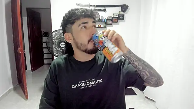 DmitriSanders online show from March 26, 2026, 11:10 pm