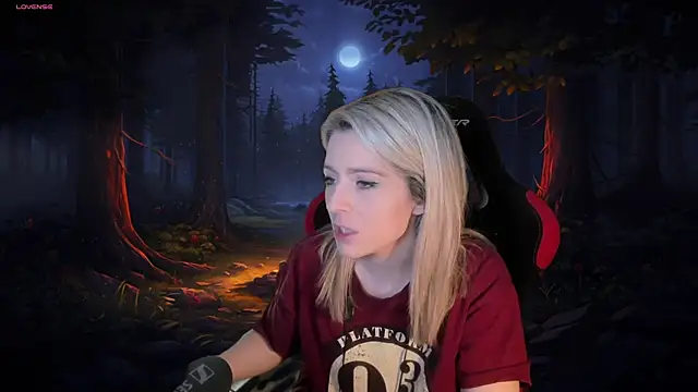 Lisaonthemoon online show from December 5, 2024, 7:28 pm