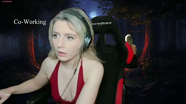 Lisaonthemoon online show from February 16, 2025, 4:53 pm