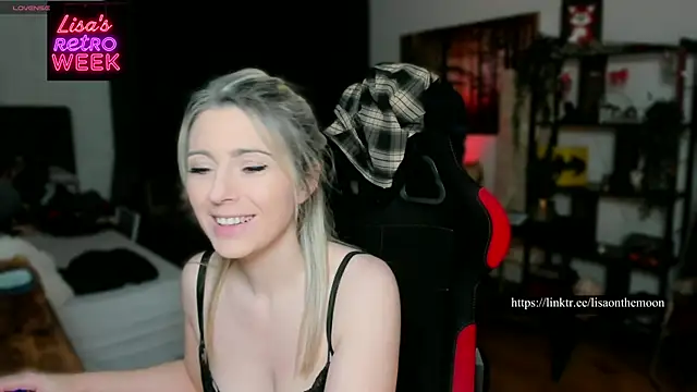 Lisaonthemoon online show from February 25, 2025, 8:09 pm