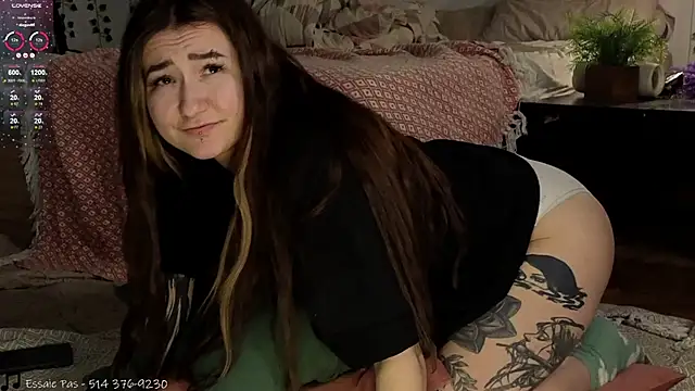 Megan  Hart online show from December 22, 2024, 11:00 am