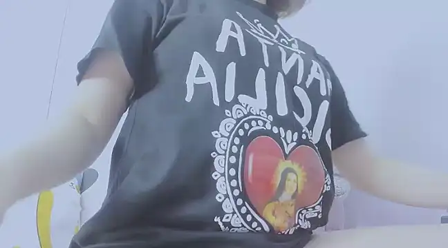 Linh diudang online show from March 14, 2025, 3:04 am