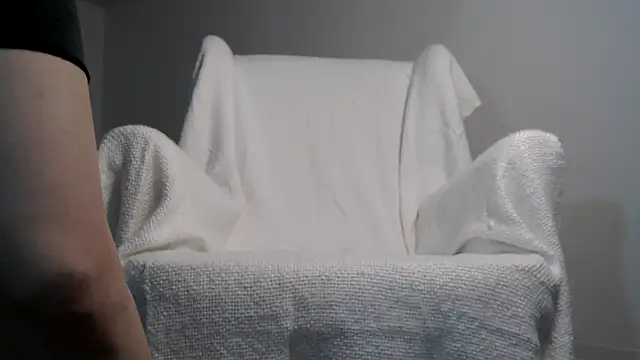 Lily 0000 online show from December 12, 2024, 5:48 pm