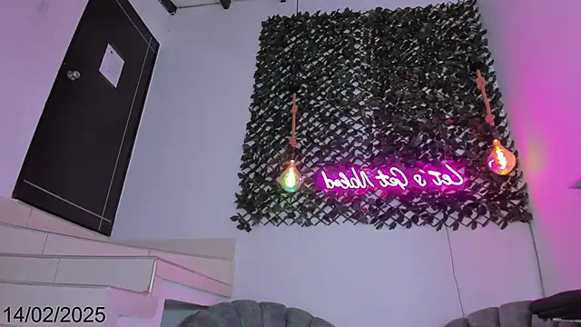 Snapshot of Brianna_Stars chatting on February 15, 2025, 4:45 pm Brianna Stars online show from February 15, 2025, 4:45 pm