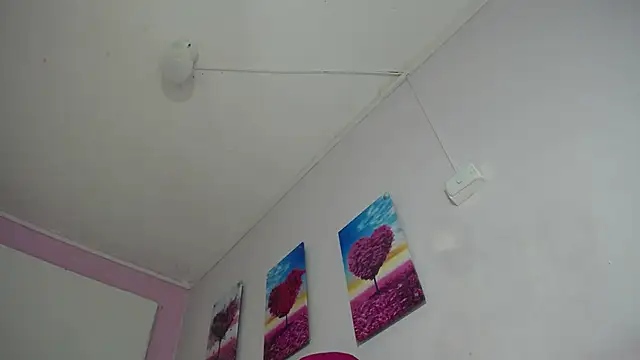 KEYRA-MILLER- online show from September 20, 2025, 1:50 am