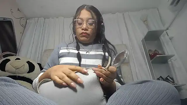 KEYRA-MILLER- online show from January 17, 2026, 2:38 am