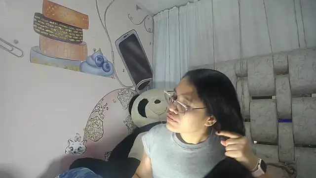 KEYRA-MILLER- online show from February 3, 2026, 2:21 am