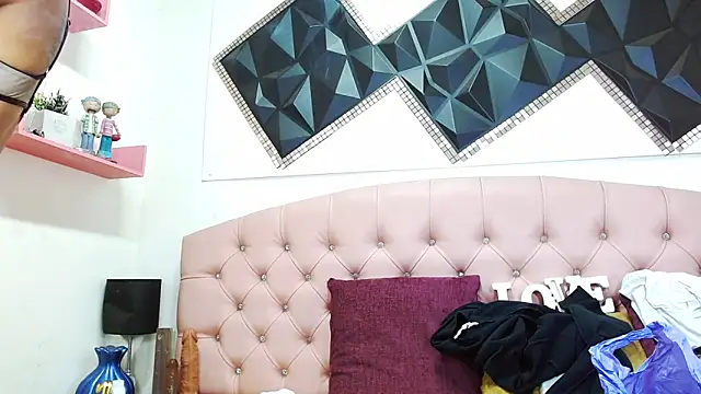 andrea safeira doll online show from April 4, 2026, 6:49 pm