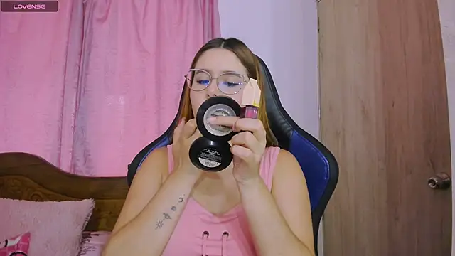 ParisShayk online show from February 18, 2025, 6:04 pm