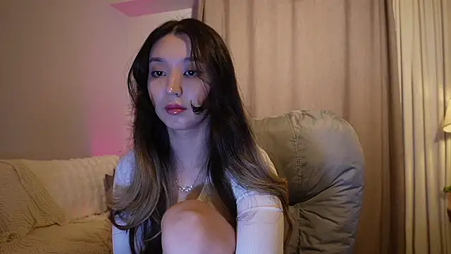 Snapshot of Sarasuo1 chatting on June 12, 2026, 2:38 pm Sarasuo1 online show from June 12, 2026, 2:38 pm