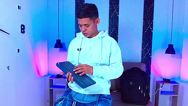 Damar fhelipe online show from September 28, 2025, 4:07 am