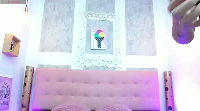 Cloeandtyfanny online show from February 23, 2025, 3:35 am