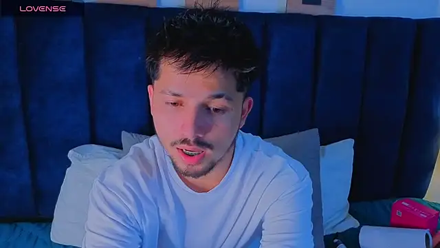 Issac james  online show from March 27, 2026, 2:28 am