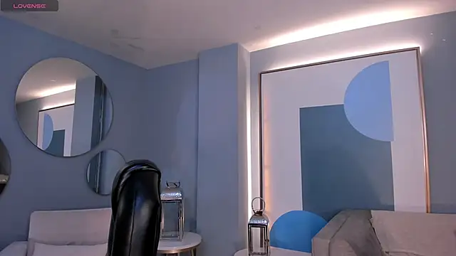 PaulinaSantos  online show from October 14, 2025, 7:58 pm