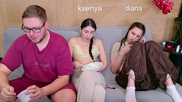 Ksenny online show from April 19, 2026, 5:40 am