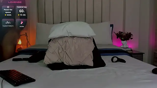 romina-brunette online show from January 15, 2026, 7:28 pm