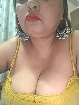 Dianaa9 online show from October 6, 2025, 6:27 pm