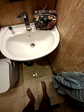 Snapshot of Exhibitionist1508 chatting on November 15, 2025, 4:21 am Exhibitionist1508 online show from November 15, 2025, 4:21 am