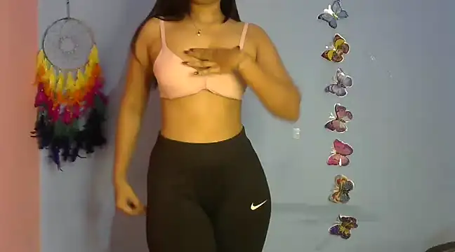 Black cat cutie online show from December 26, 2024, 4:43 am