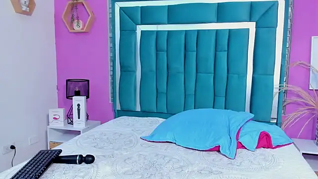 LORENSCOLLINS online show from January 16, 2025, 12:34 am