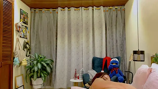 Abrilqueen online show from December 23, 2025, 3:59 am