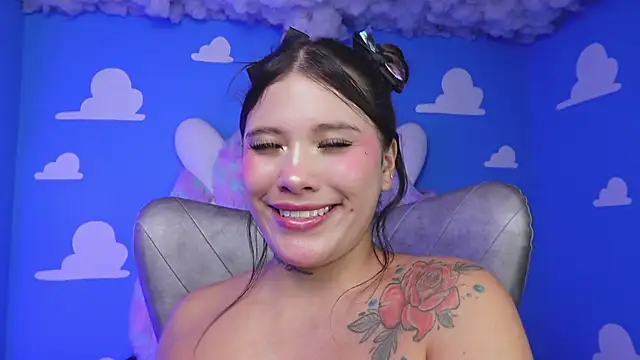 miss keisi online show from November 12, 2025, 6:08 pm